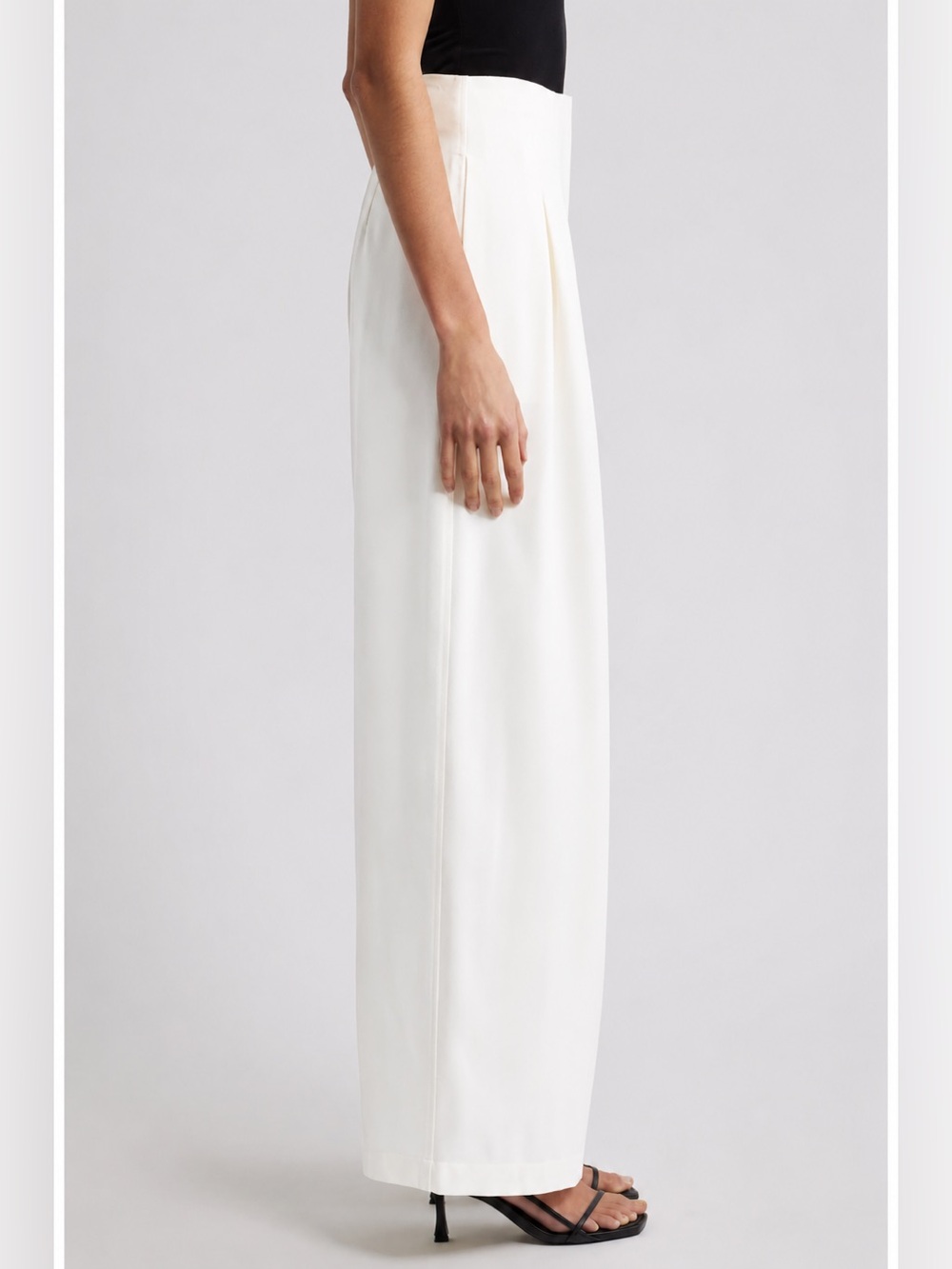 WAYF White Wide-Leg Trousers in White – Size XS